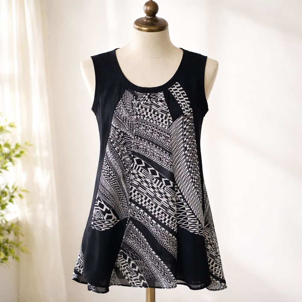 Joseph Ribkoff Top SIze 8 Black White Sleeveless Geometric Print Artsy Modern